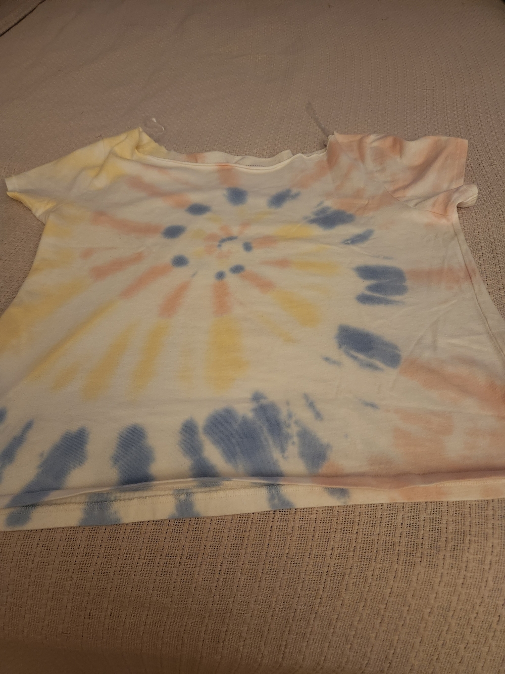 Aeropostale Tie-Dye Short Sleeve Tee in Yellow, Blue & Peach